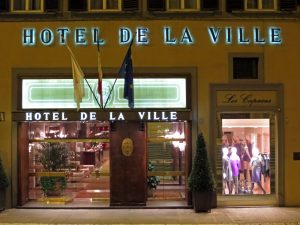 the front of the Hotel De La Ville in Italy